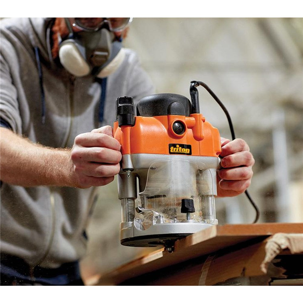 Triton 2400W Dual Mode Precision Plunge Router