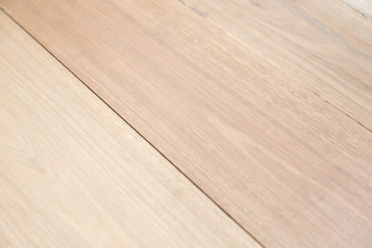 Spotted Gum 150x50mm – Feature Grade, Kiln Dried, Rough Sawn Joinery Timber